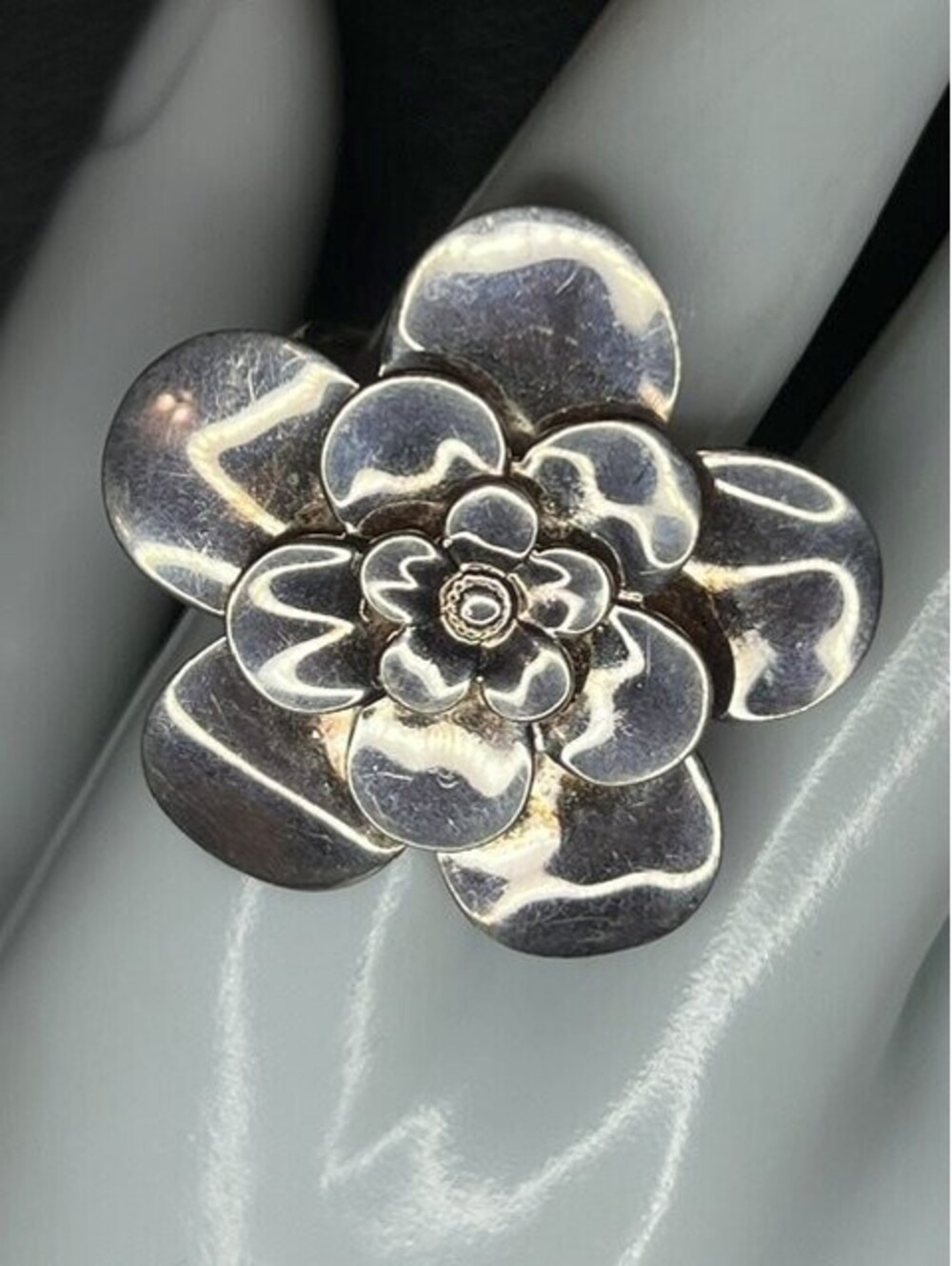B7549 Vintage Sterling Silver Flower Cocktail Ring Petal ITALY 925 PV 6g sz 10